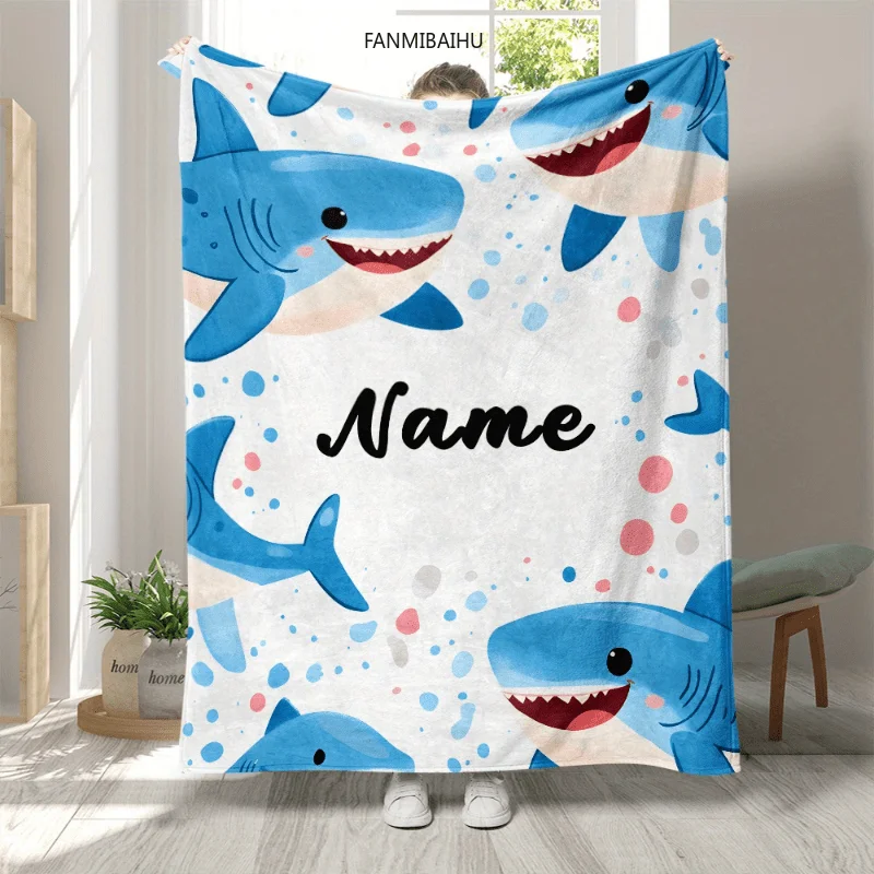 Modischer Stil, individueller Name, Cartoon-Haifisch-Druck, Flanelldecke, ganzjährig gestrickte Polyester-Bettwäsche, leicht, weich, warm