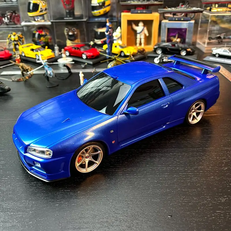 Decoração azul da caixa do tecido do modelo do carro clássico, material plástico do ABS, qualidade excelente, Nissan GTR, 1: 16