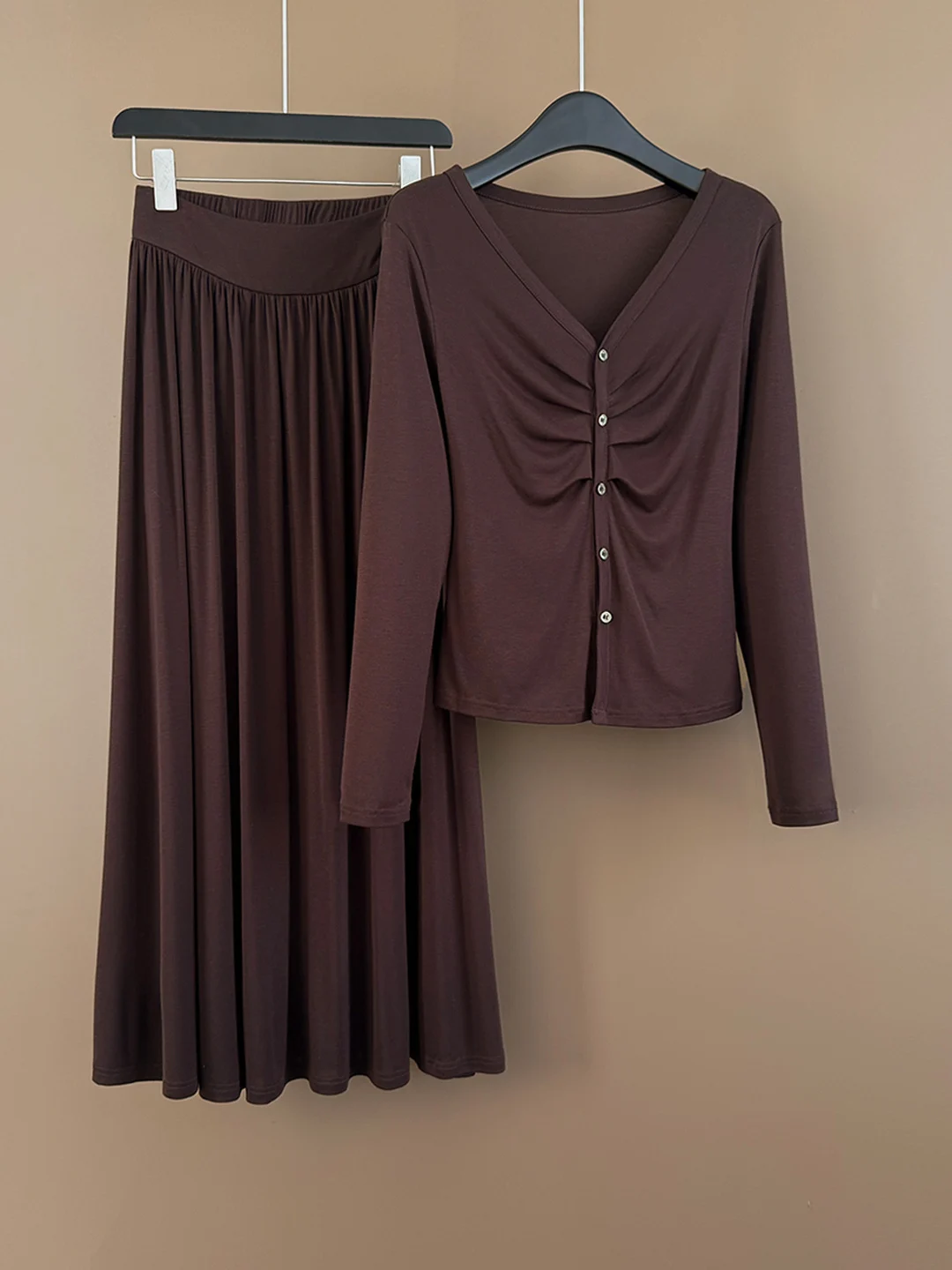 

Elegant V-Neck Top And High Waist Skirt Two-Piece Set Women's Slimming Fashion Spring Outfit Comfortable Mid-Thick Fabric