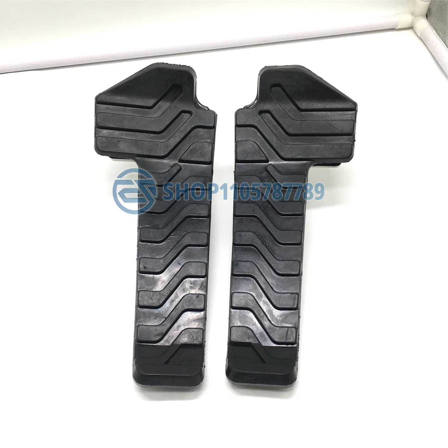 122-9609 122-9610 Foot Pedal Excavator Parts for E320D 320D Excavator Rubber Pad 1229609 1229610