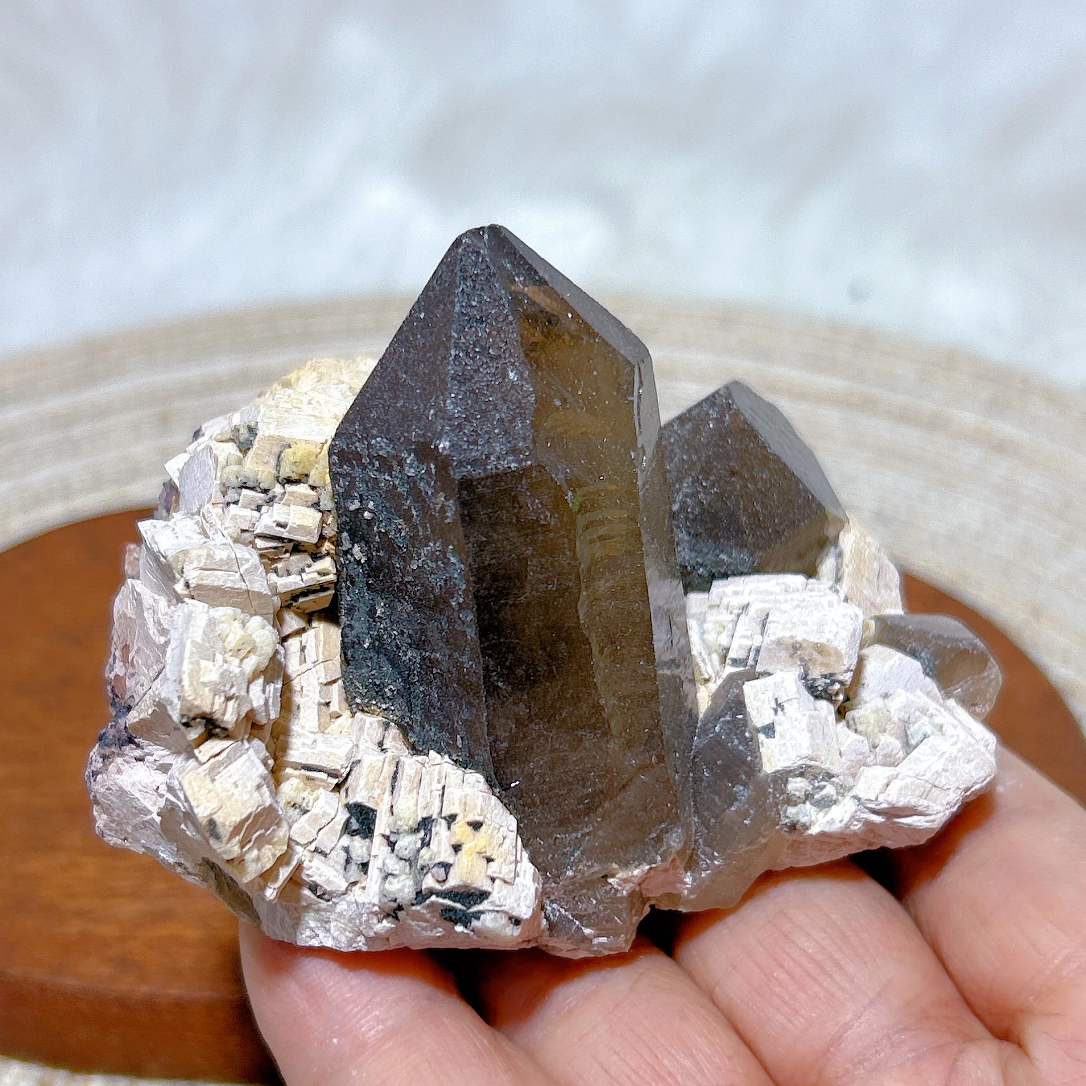 

High Qulity Natural Crystal Mongolia Smokey Quartz Cluster Specimen Raw Stone Healing Reiki Mineral Torch Home Decoration Gift