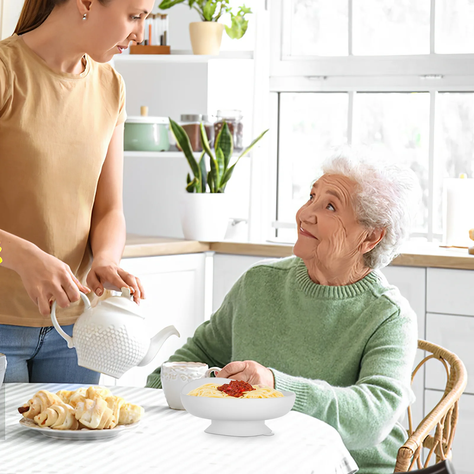 

Белая основа на присоске, защита от разливов, адаптивная посуда, посуда для самостоятельного кормления, помощь для инвалидов