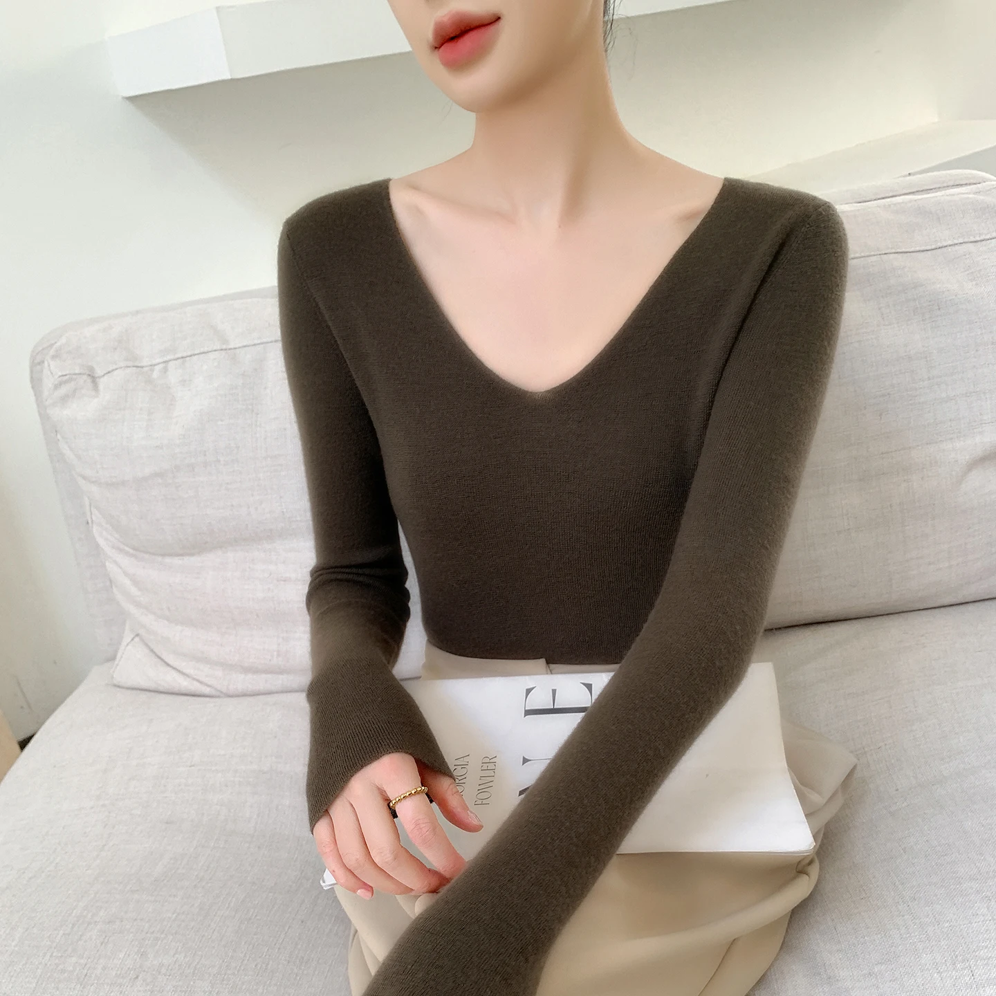 100% Women's Wool Knitted Sweater V-neck Slim Basic Solid Color Autumn/Winter Fashion Casual Top