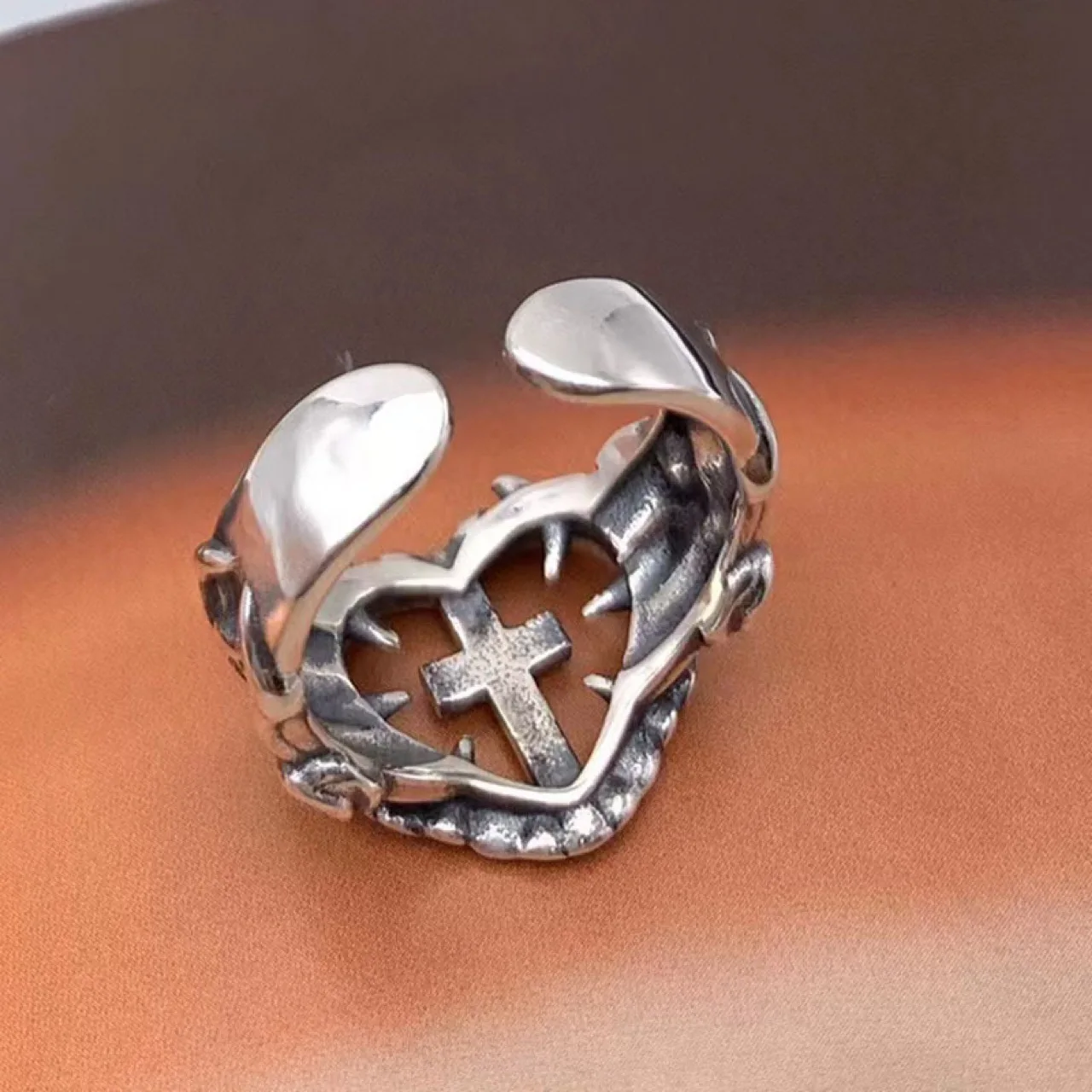 Gothic Death Cross Heart Ring für Frauen Mann Mode Punk Party Schmuck Zubehör Geschenk Vintage Hohlherz verstellbarer Ring neu