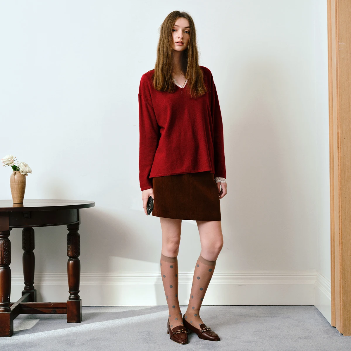 OLrain الفرنسية سترة برقبة على شكل v 2025 الخريف عادية الصلبة بلوفر مغزول تخفيف كم طويل فضفاض صالح الملابس النسائية O57QZ000235