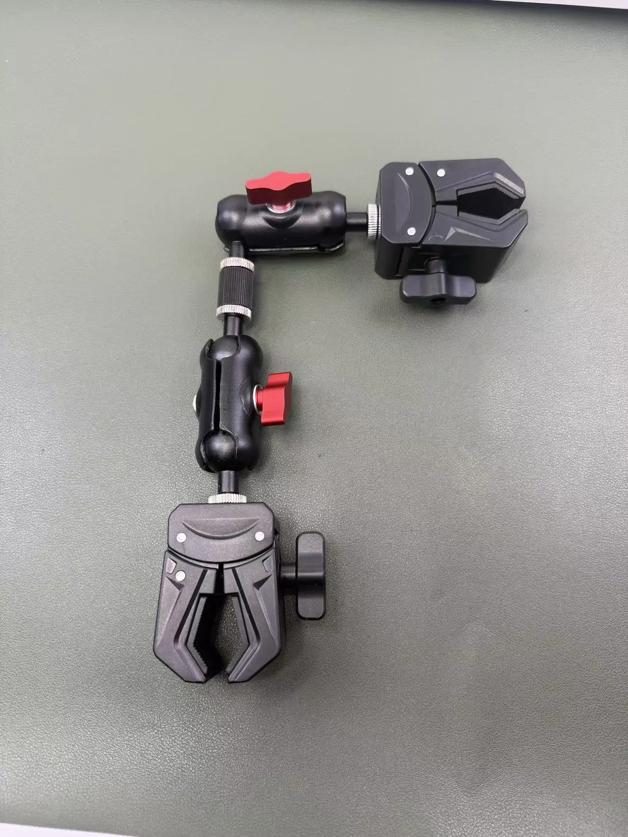 

Universal Large Clamp Metal Desk Stand 360° Rotatable Adjustable Fixed Clamp for round Tube Desktop Support