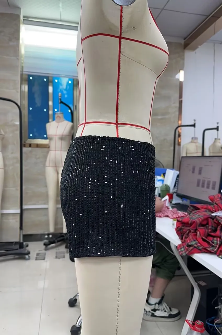 

Women's Summer Slim Fit Shorts Elastic Waistband Low Waist Sequins Streetwear Shorts