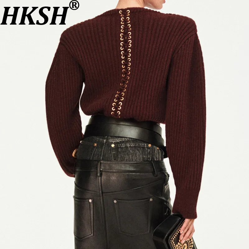 

HKSH 2025 Осень Зима Новый женский свитер Пуловер с круглым вырезом и длинными рукавами Однотонный дизайн на шнуровке сзади Шикарные вязаные топы HK16263