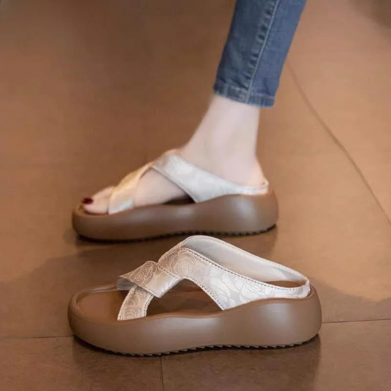 chinelos-femininos-de-sola-grossa-sandalias-casuais-para-praia-confortaveis-e-respiraveis-material-pvc-com-alta-tracao