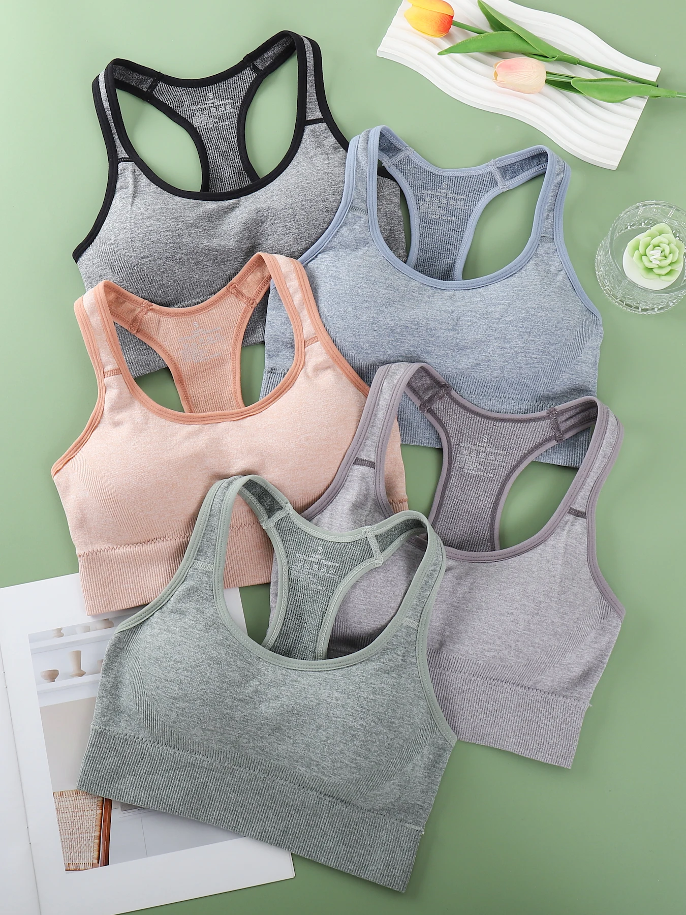 

1 упаковка - Женский спортивный бюстгальтер с красивой спиной - Стиль жилета + I-образная спина - Подходит для изгиба тела - Без стального кольца - Уменьшает сжатие груди - Разные цвета - Предотвращает в зависимости от бега, йоги и другие спортивные сцены