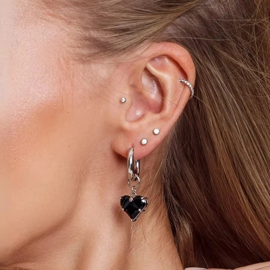 New Trendy Retro Simple Geometric Asymmetry Zircon Heart Pendant Earrings for Women Hottie Temperament Party Holiday Jewelry