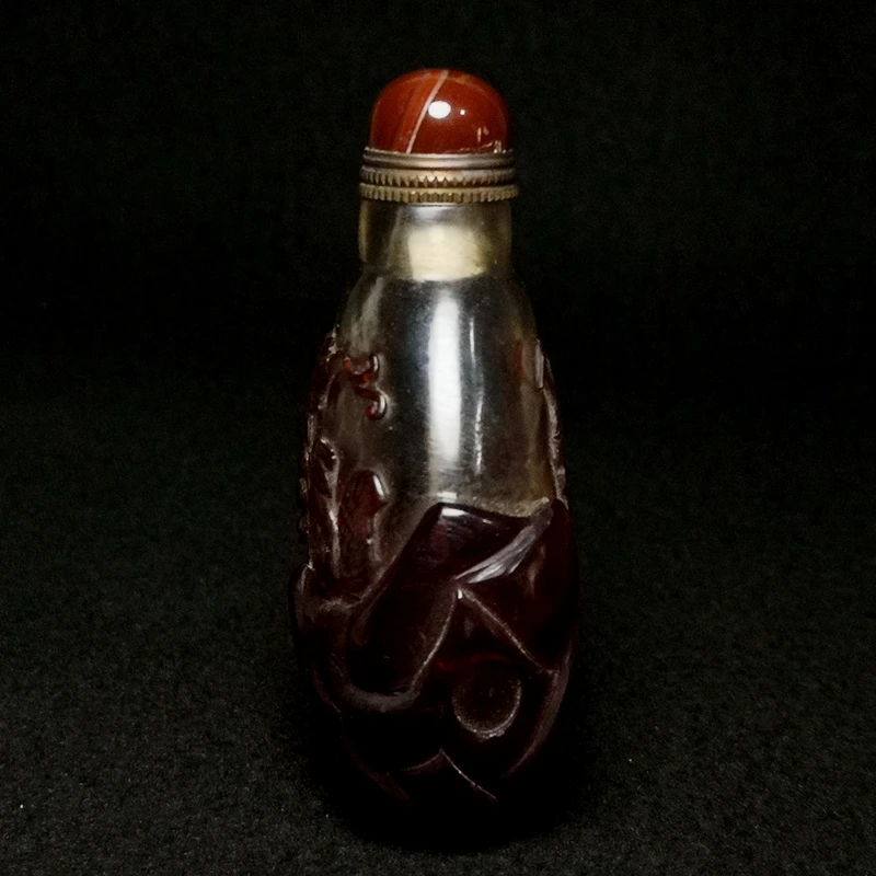 YIZHU CULTUER ART Size 7.7 x 4.7 cm Chinese Old Beijing Glaze Carving Grape Squirrel Statue Snuff Bottle Collection