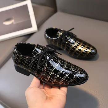 Chłopięce buty wydajnościowe ze szpiczastym noskiem czarne białe dziecięce skórzane buty na co dzień moda szkolna antypoślizgowe dziecięce buty ślubne