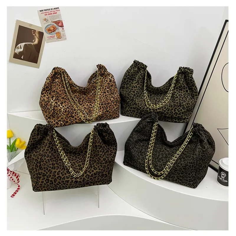 Borsa a tracolla in tessuto Oxford moda leopardo di grande capacità catena Hasp borsa Tote Casual 2024 borse di vendita calda per le donne Bolsa