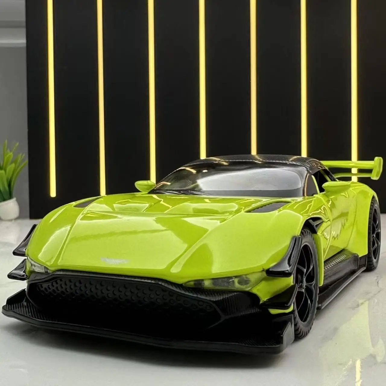 

1:32 Aston Martin Vulcan, спортивный автомобиль из сплава, литой под давлением металлический гоночный автомобиль, модель, имитация звука и света, коллекция, детская игрушка в подарок