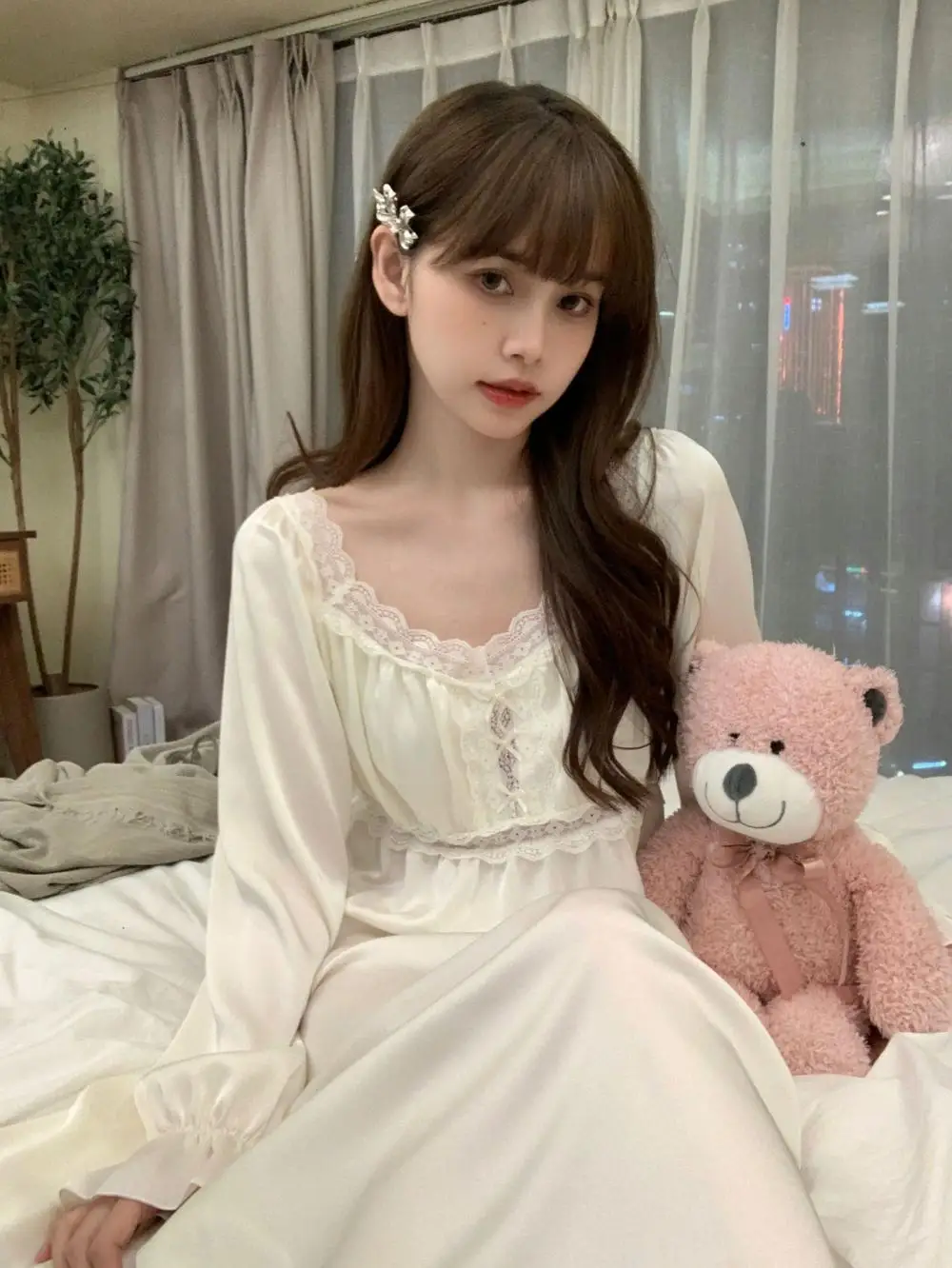 White Nightgown Elegant Lace Trim Home Dressing Gown Long Elegant Nightdress Women Elegant Loungewear Ice Silk Sleepwear