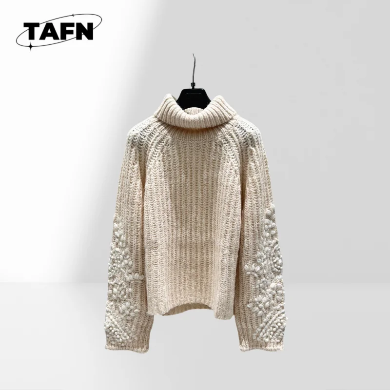 

Cozy Pullover Sweater for Women, Comfortable and Stylish for Winter WearComfortable Pullover Sweater Women, Perfect for AJ1514
