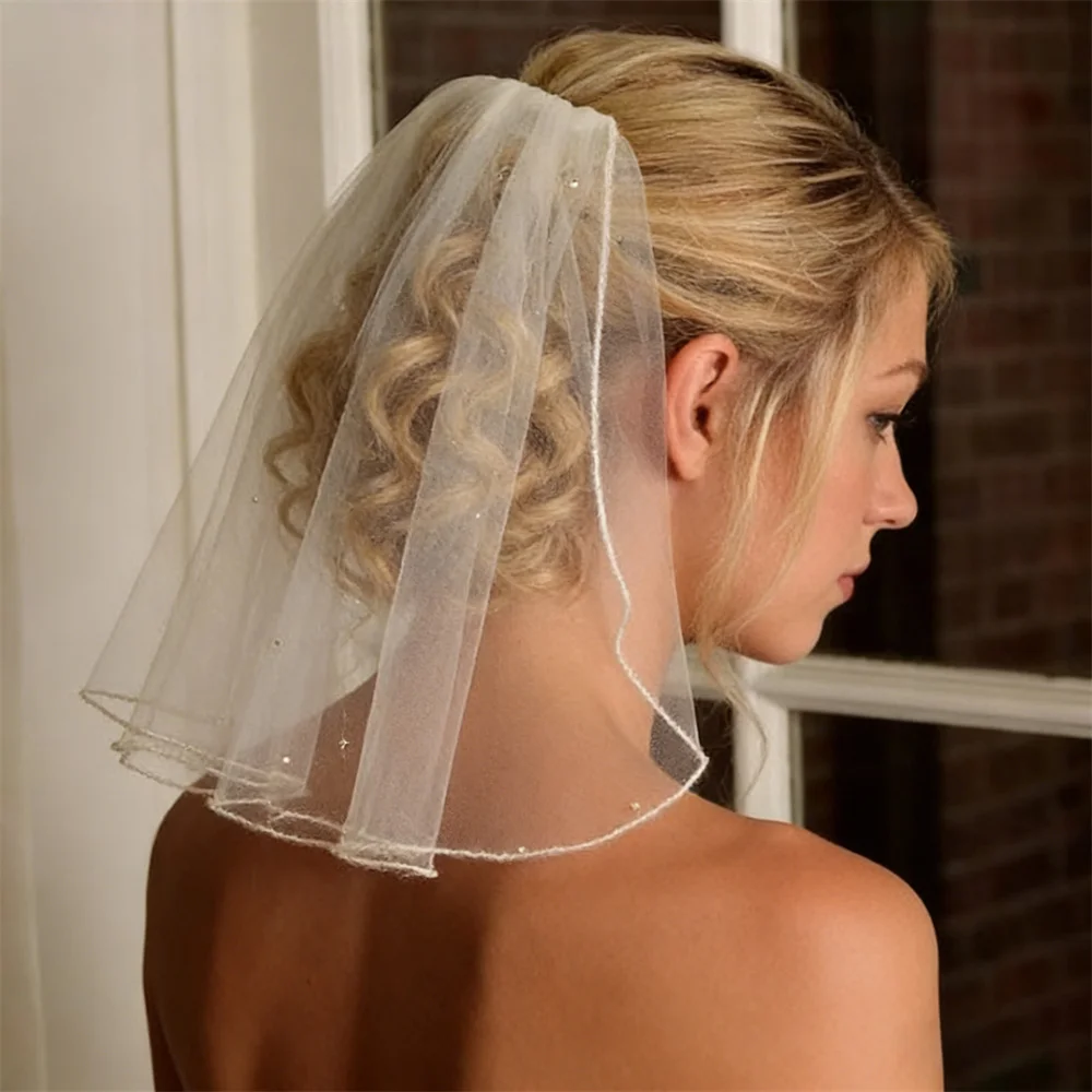 

Elegant Women's Trim White Tulle Veil Pearl Beaded Scalloped Edge Short Bridal Veil For Bride Wedding Prom Bachelorette Party