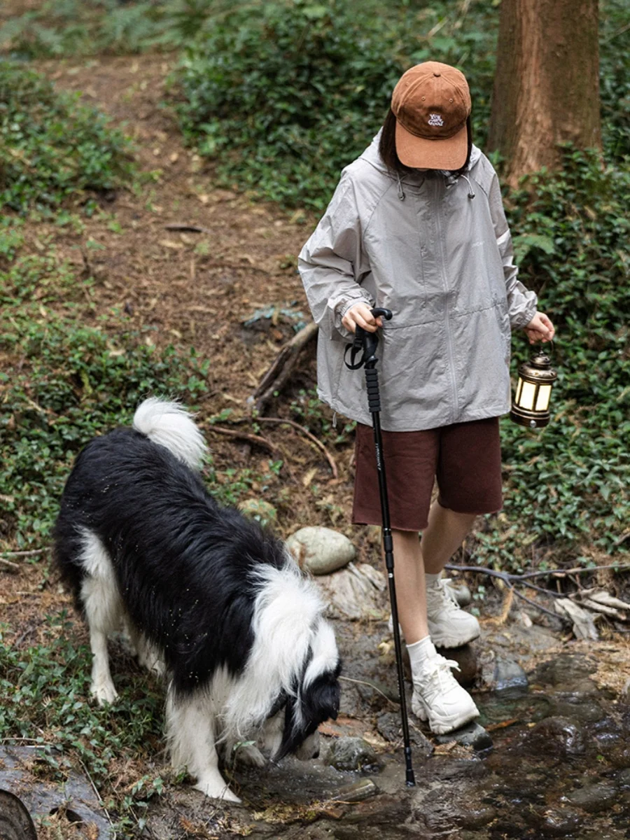 Giacca da Lavoro Outdoor Lunga con Protezione Solare 2024 Nuova Sottile per Uomo e Donna Casual Vestibilità Ampia con Design a Cappello