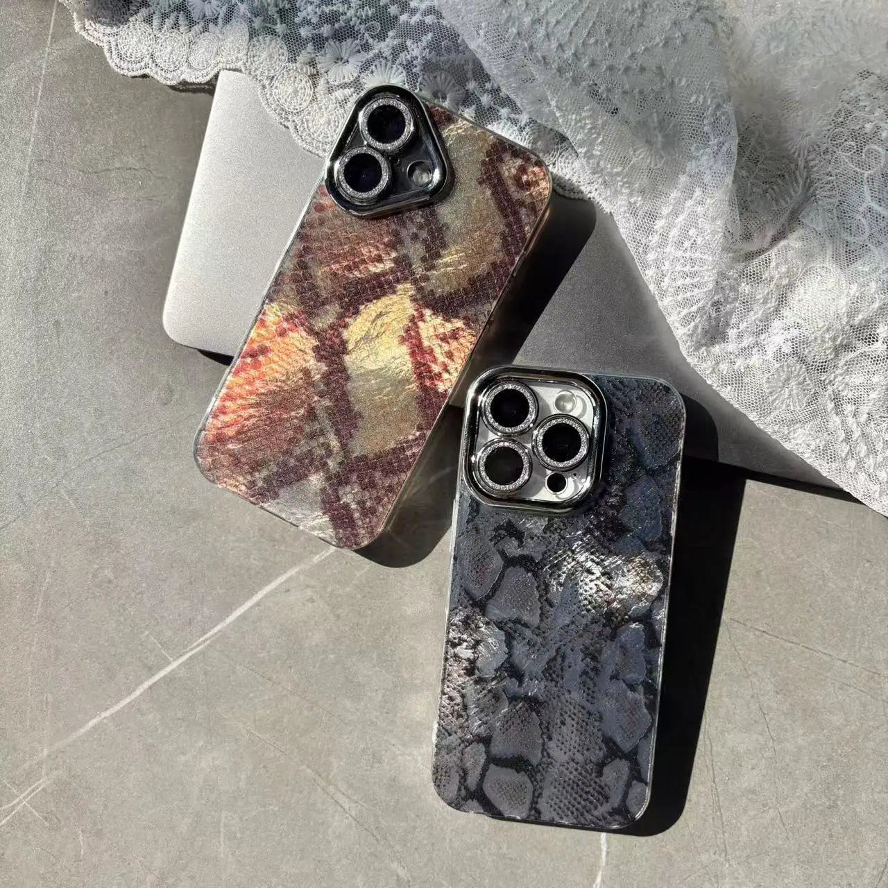 Hoogwaardige slangenleer graan rood bruin zwarte textuur met glazen lens beschermhoes voor iPhone 11 12 13 14 15 16 17 Pro Max