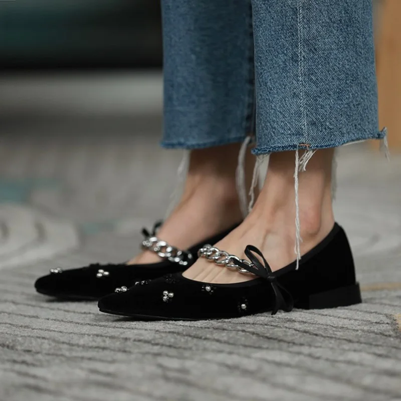 Women Flats Elegant Ladies Velvet Shoes Spring Autumn Low Heel 2cm Slip On Daily Flat Shoes French Style Retro Chains Footwear