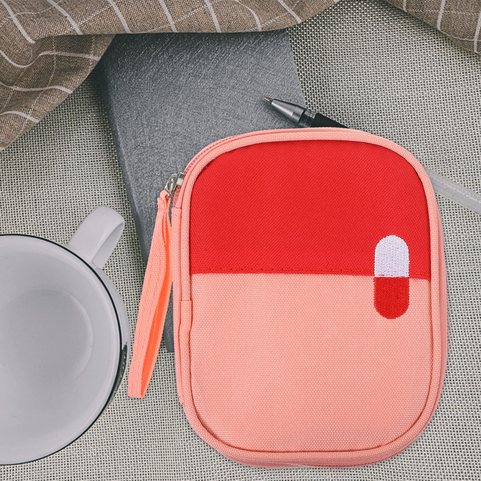 First Aid Bag Compact Household Medicine Pouch for Hiking Camping Travel Supplies Nursing Outdoor Emergency Use