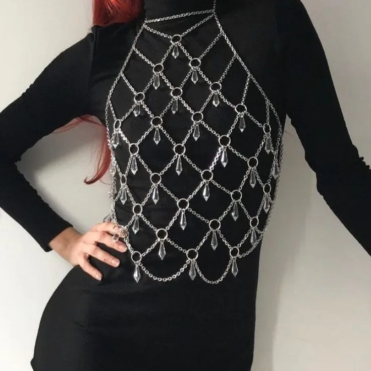 

European new accessories, sexy metal chain, water drop bead pendant, neck decoration, chest chain, body chain, necklace.