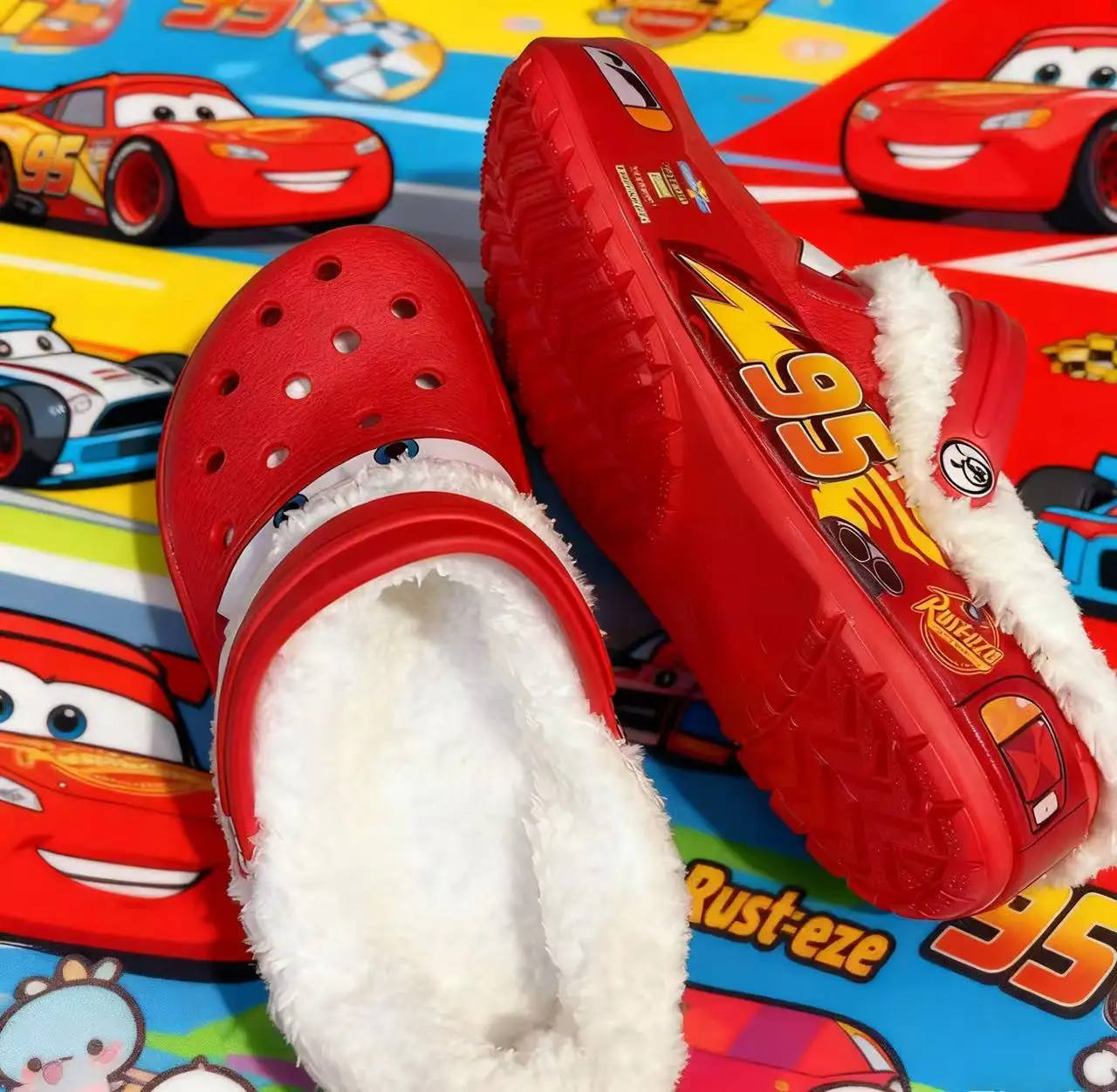 جديد 95 ماكوينز بيكسار سيارات الكرتون الصلبة شباشب مقاومة للماء ثقب الصنادل في الهواء الطلق الرمال الصنادل عادية تنفس إيفا أحذية الكبار