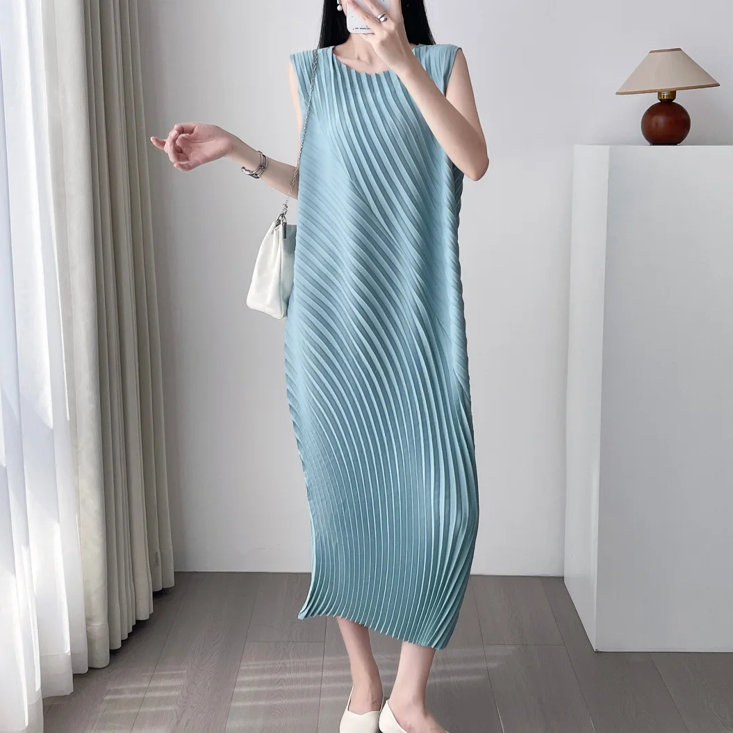 

Fashion Wavy Pleated Sleeveless Dress Women Medium Long Loose Skirt Commuter