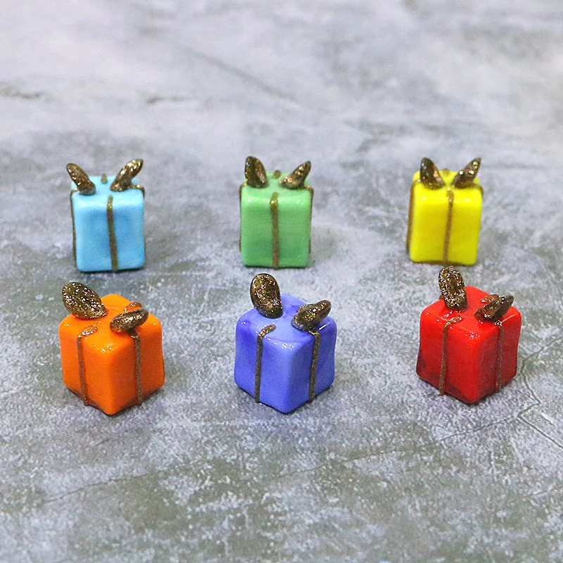 

6pcs Cute Mini Christmas Gift Box Glass Figurines Ornaments Home Desk Decor Accessories Perfect Holiday New Year Xmas Presents