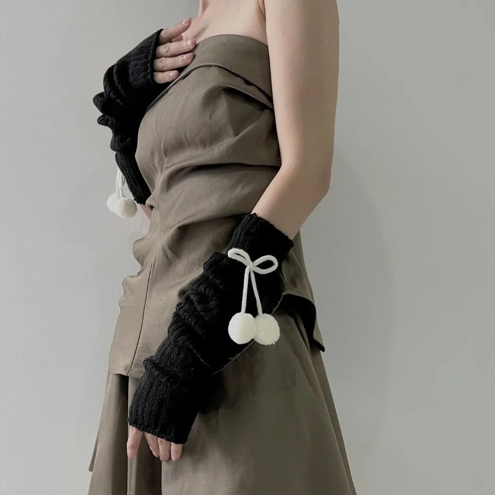 Moda longa braço mais quente luvas bonito bola peluda malha quente braço manga à prova de frio luvas sem dedos outono inverno