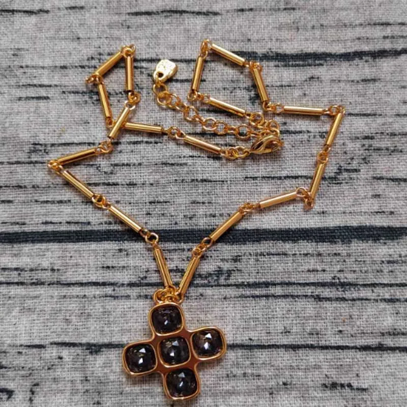 

2024 Selling Exquisite High Quality UNO DE 50 Fashion Classic 925 Necklace Jewelry Romantic Holiday Gift
