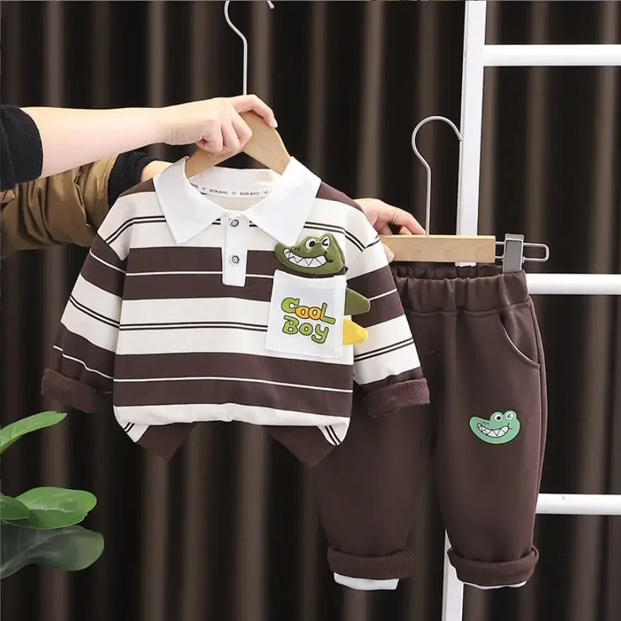 

2025 Children Designer Clothing Boys Suits 1 To 5 Years Cartoon Striped Turn-down Collar T-shirts And Pants Boutique Outfits