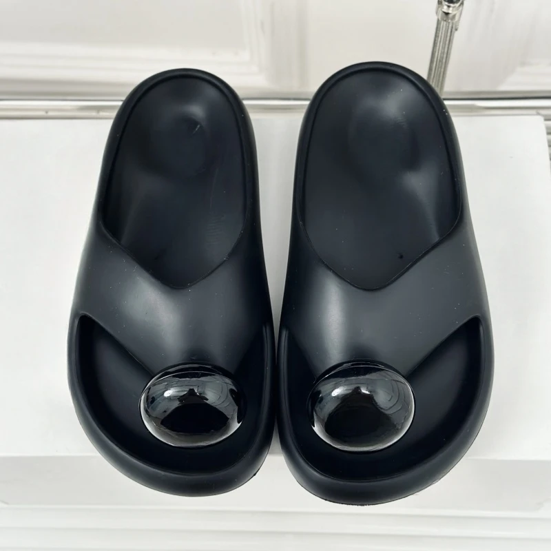 26ss New Fashion Design Flip Flops Women Slippers Top Quality Round Toe Flats Leathe Slides Solid Concise Sandals Outdoor Indoor