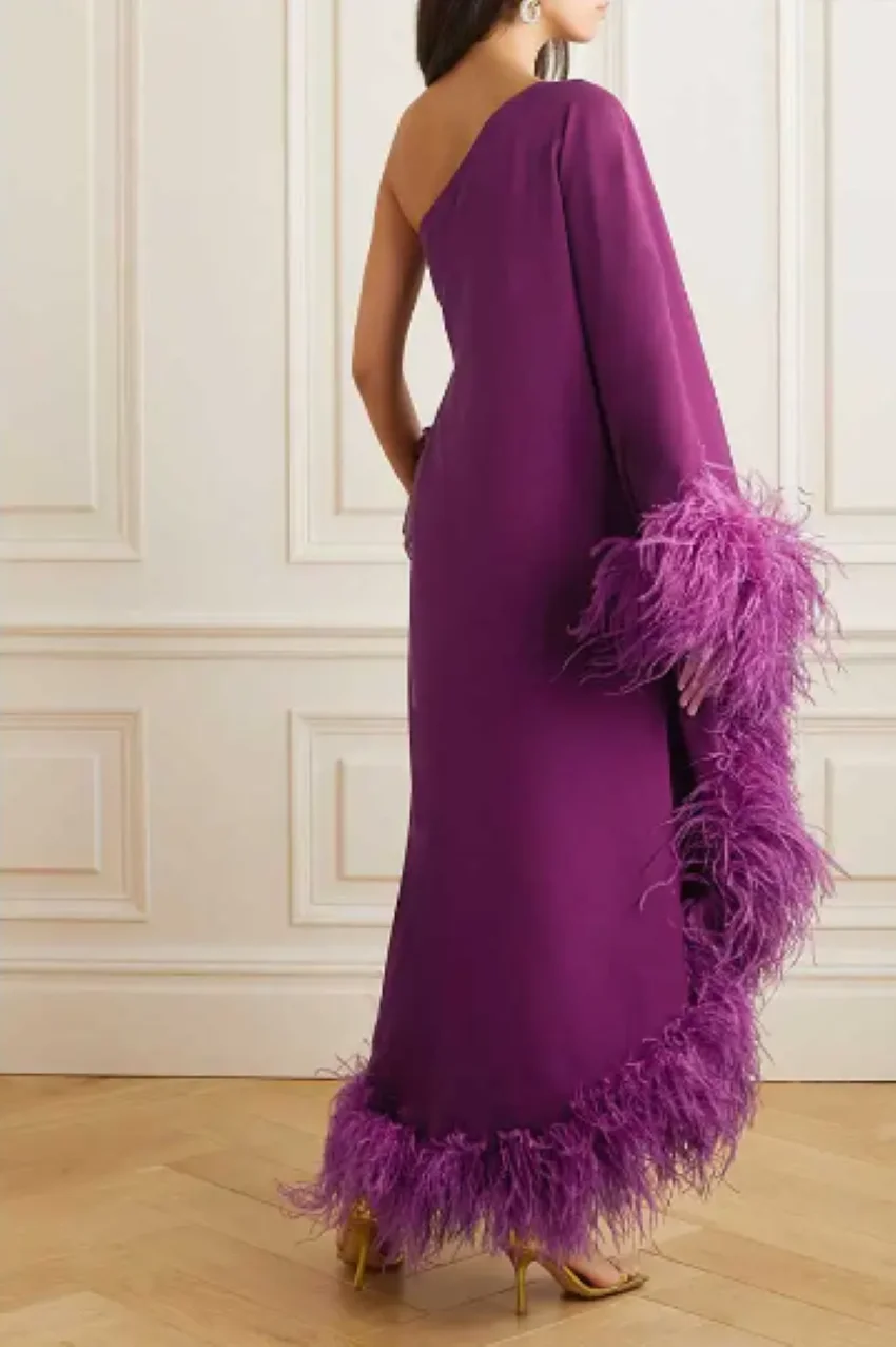 2024 Bride Gown Smock Dress Elegant Purple Feather Single Shoulder Sleeve Evening Gown Saudi Arabia Long Sleeve Ball Gown