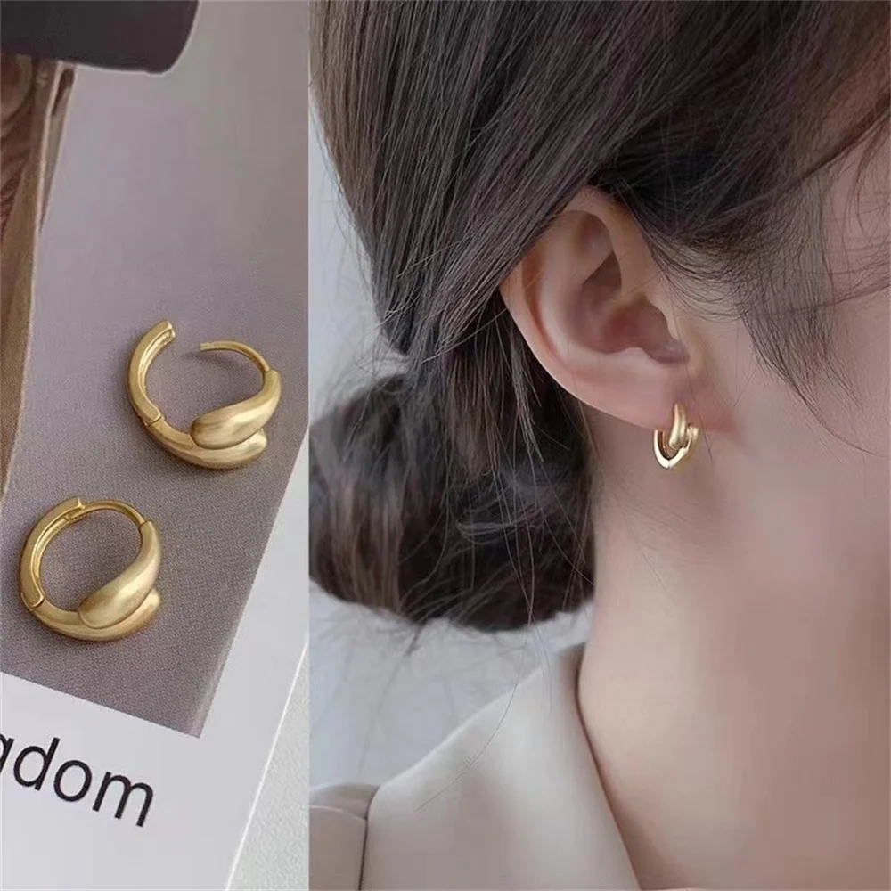 Matt Gold Farbe Geometrische Versetzte Ohrringe KPOP Unregelmäßige Wasser Tropfen Tropfen Ohrring Für Frauen Mode Tragen Schmuck Zubehör