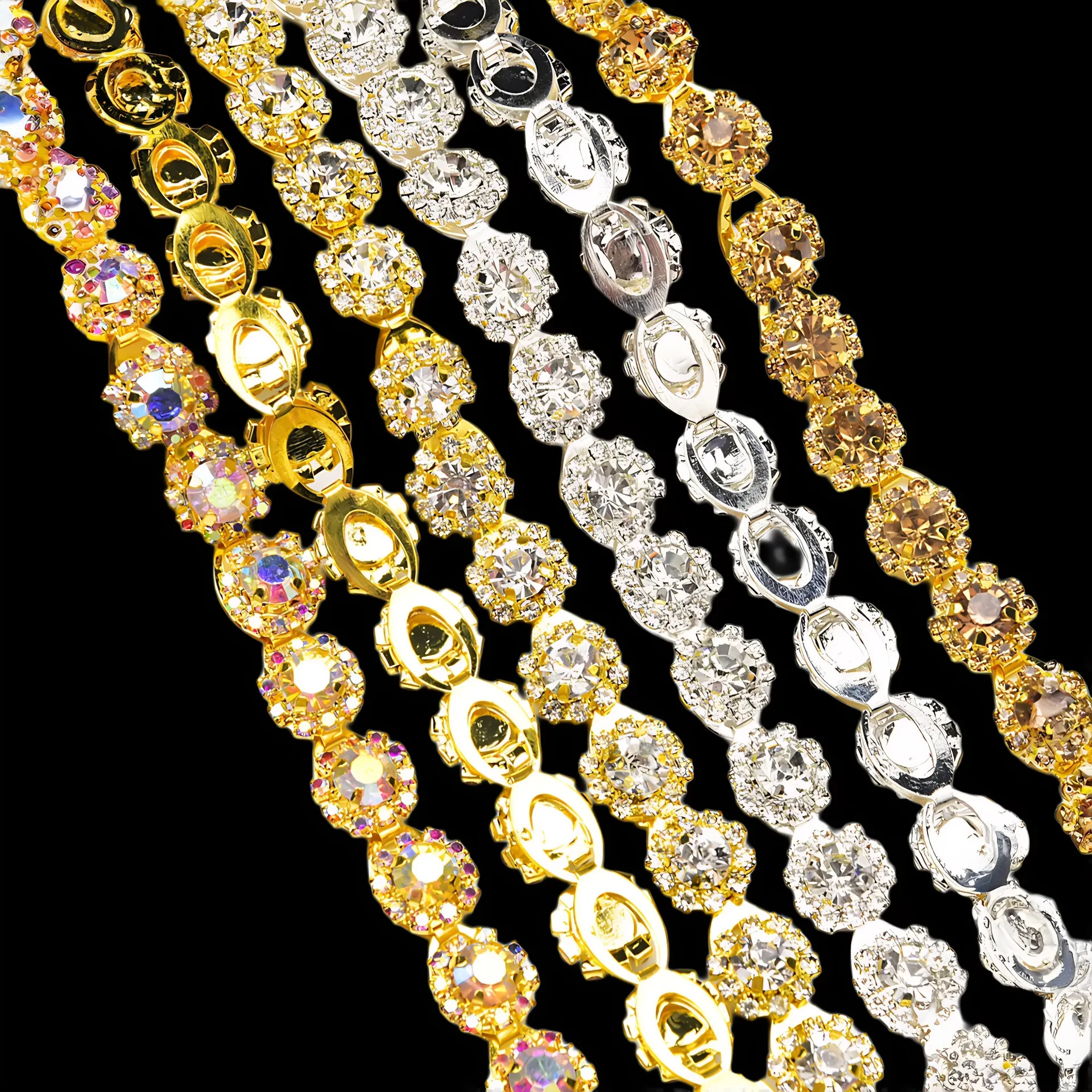 

Golden Hand-Sewn Rhinestone Chain with Crystal Claw-Set for DIY Clothing Accessories and Embellishments