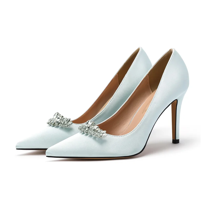 2024 tacchi alti con tacco Fine sposa francese Fit scarpe da donna quotidiane scarpe da sposa con diamanti in raso scarpe da donna blu chiaro con