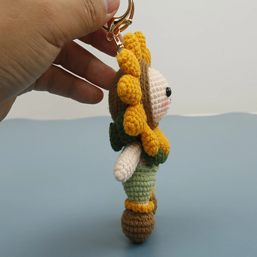 Niedliche Gehäkelte Sonnenblumen-Puppe Handgemachter Sonnenblumen-Anhänger Kreativer Gestrickter Blumen-Schlüsselanhänger Taschenanhänger Liebevolles Geschenk – Detail 2