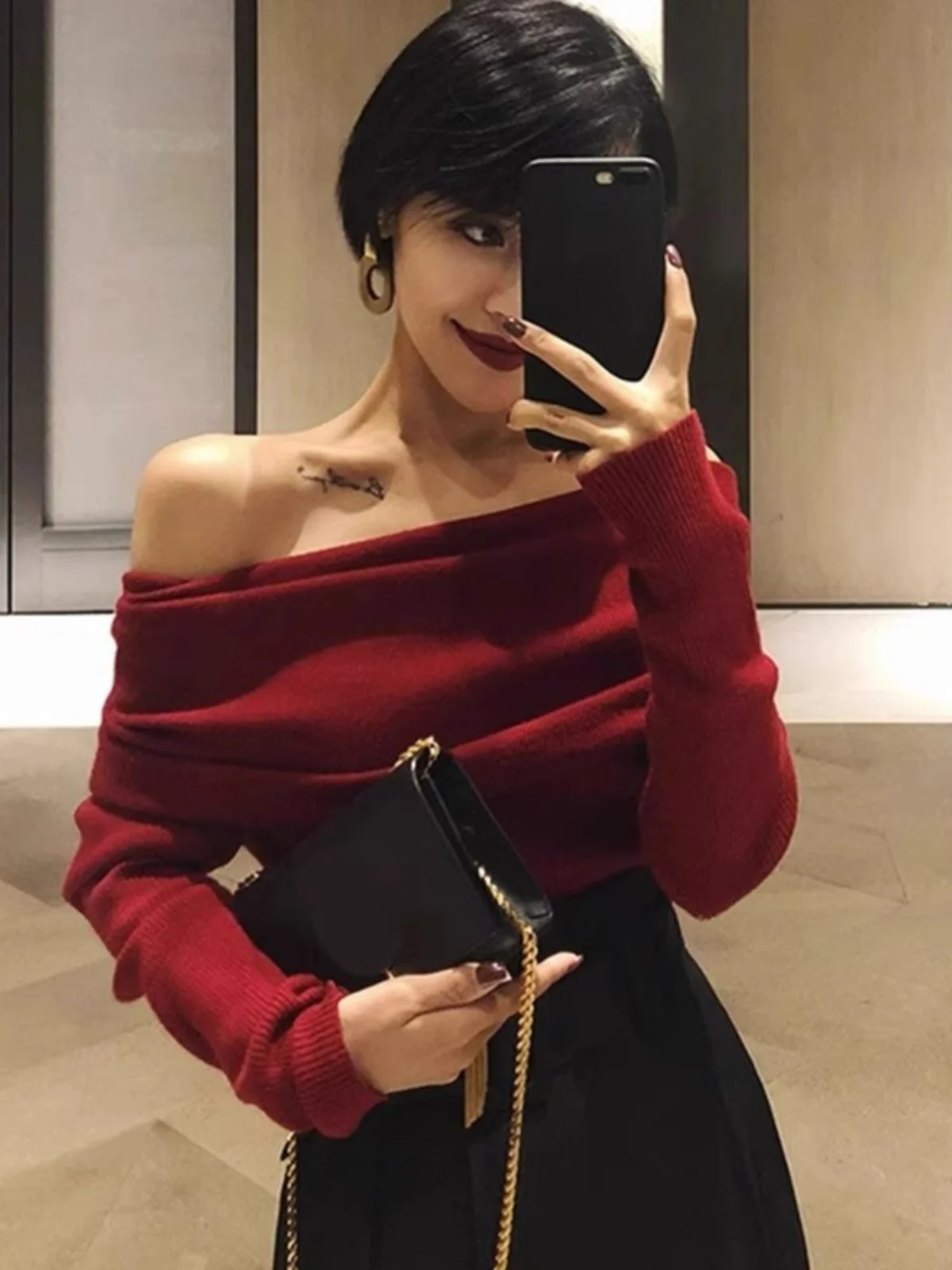 

Retro Red One-Shoulder Knitted Sweater Women's Fashion Slim Fit Shoulder Exposure Top Inner Knitted Base Shirt