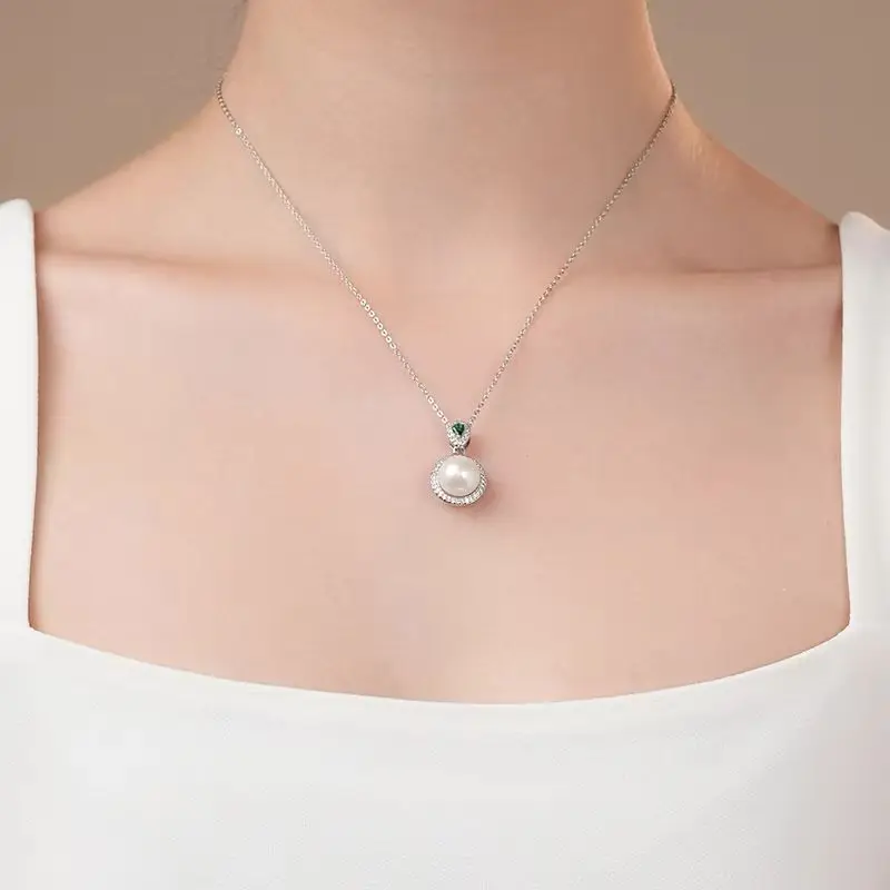 Freshwater pearl necklace 10-11mm white pearls, perfectly round with strong luster, elegant accessory for women for daily wear and dates