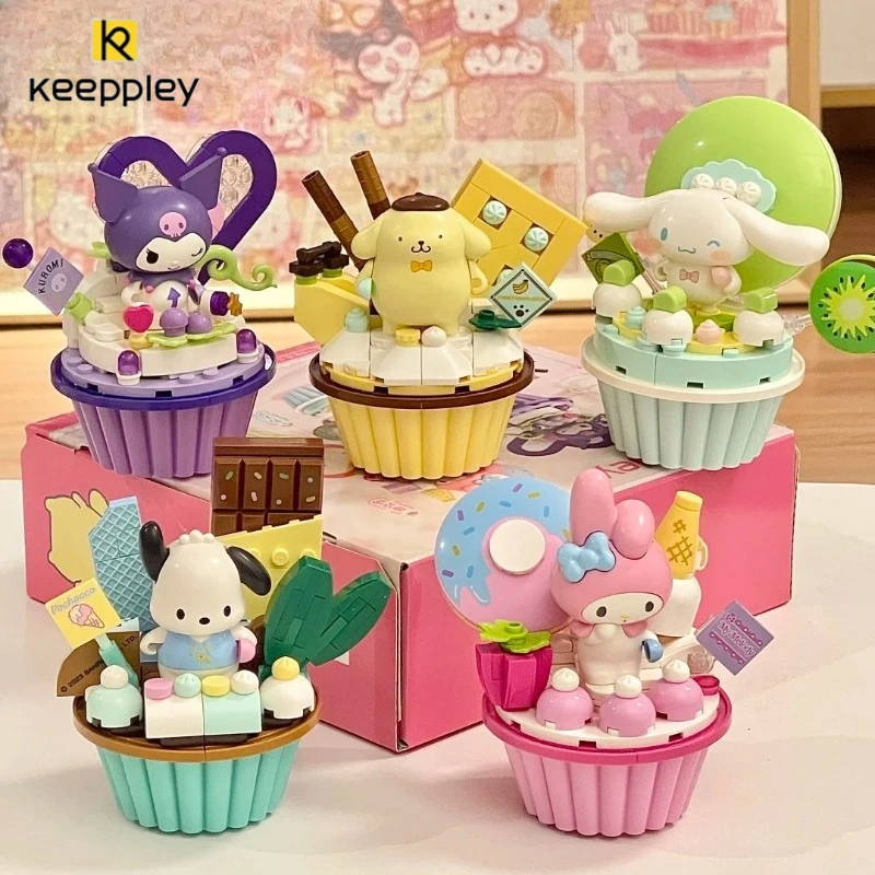 

Строительные блоки KEEPPLEY Kuromi My Melody, чашка для торта, серия мелких частиц, детская сборная игрушка, Cinnamoroll, модель с помпонами, подарок