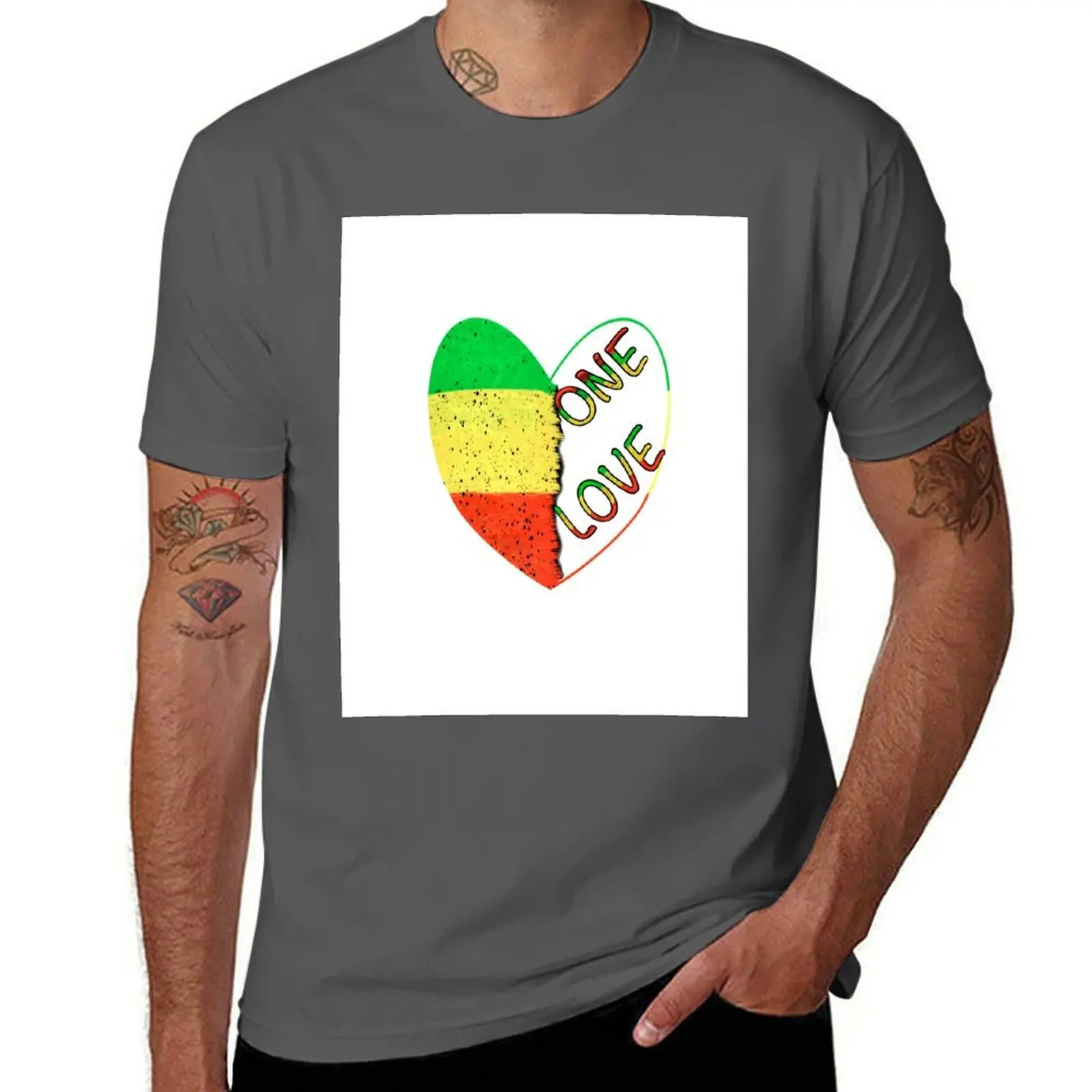 

Rasta Reggae Jamaica - love heart “Reggae music” Jamaican Rastafarian colours Colors distressed pattern T-Shirt