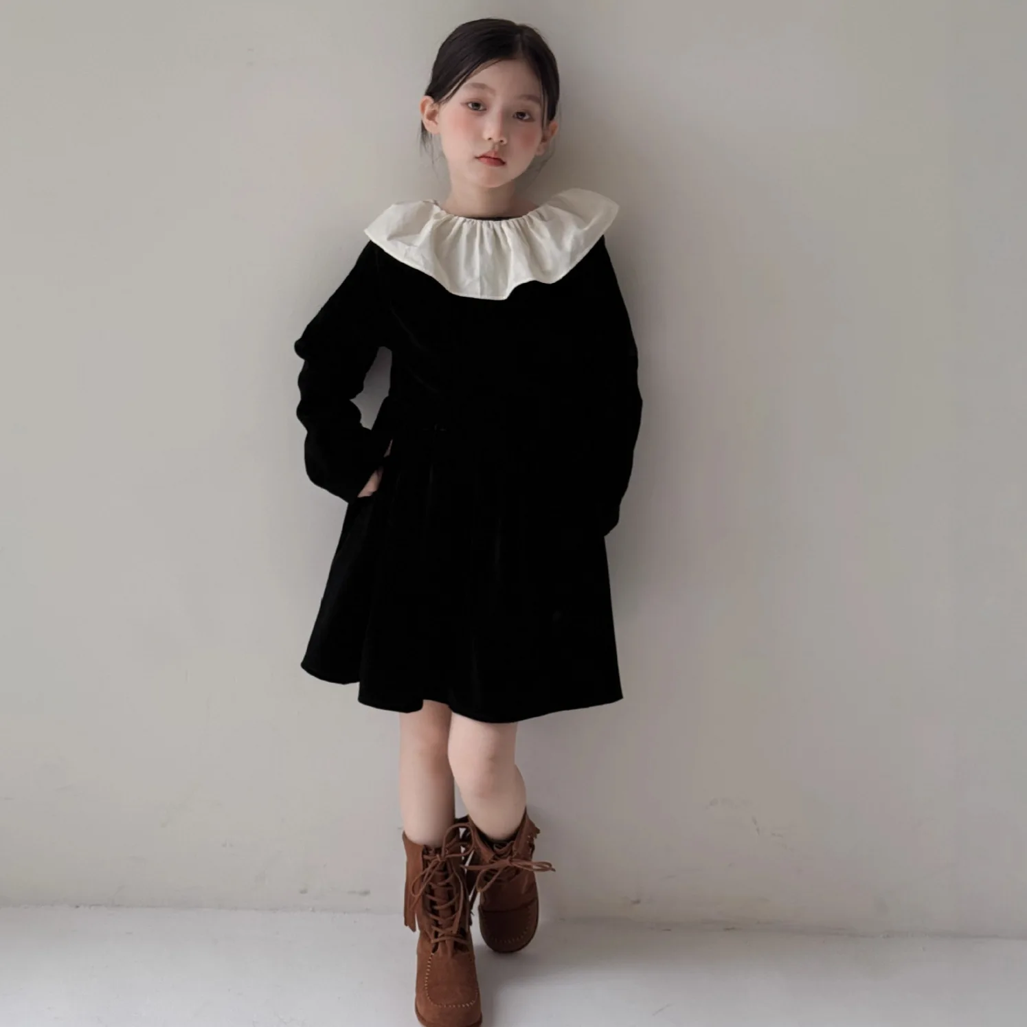 

Girls Dress 2025 Winter New Korean Version Lace Collar Velvet Dress Sweet Cute Fashionable and Casual Temperament