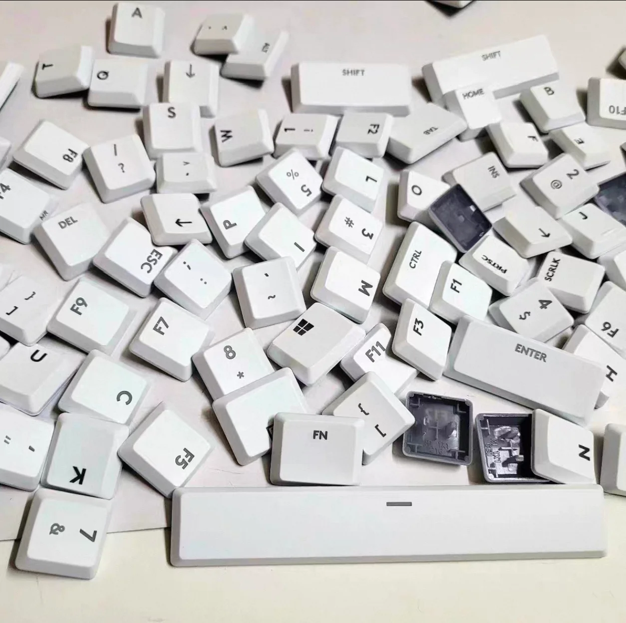 A full set keycaps for Logitech G813 G815 G913 TKL G915 TKL Keyboard White key caps 87keys 89keys