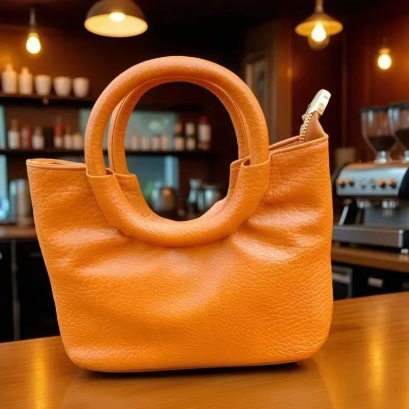 

Minimalist High End Diaper Bag Crossbody Handbag Ladies Casual Vintage Commuter Large Capacity Leather Retro