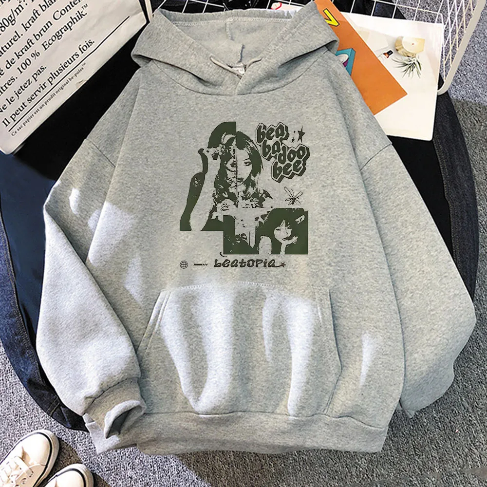 นักร้อง Beabadoobee ใหม่ Hoodie มังงะกราฟิกพิมพ์เสื้อกันหนาวหวาน Y2k ยอดนิยมเสื้อผ้า Roupas Femininas Unisex Pullovers