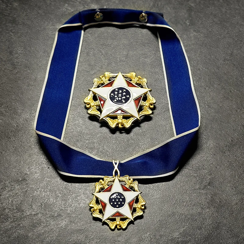 US Presidential Medal of Freedom with distinction breast star US Order Badge Presidential Medal of Freedom Reproduction