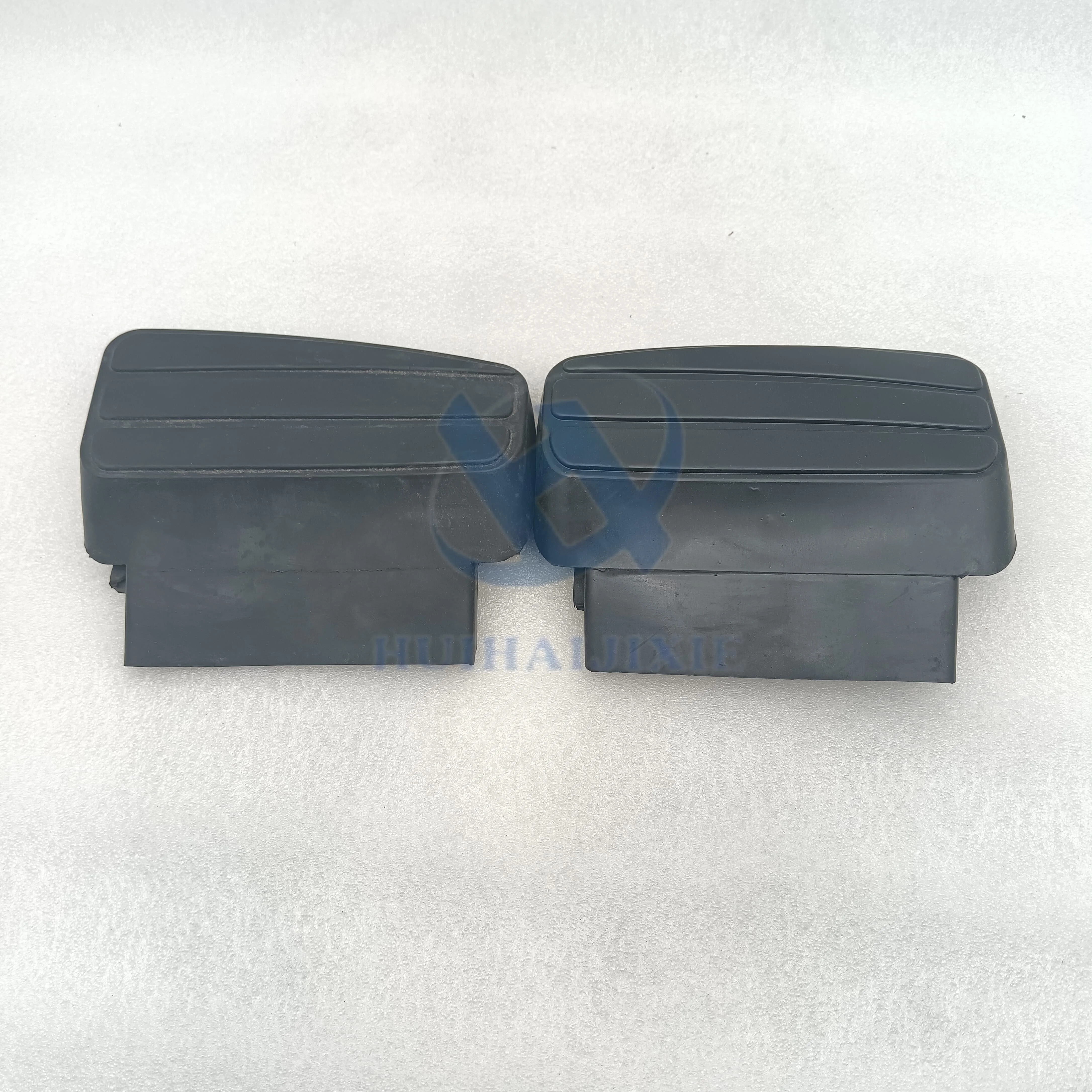 Piso da cabine para DH220-7 DH225-7 DH300 Terex 225 Escavadeira Piso de borracha Tapete Peças sobressalentes para descanso de caminhada