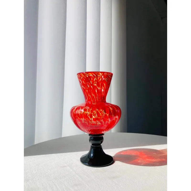 Medieval red and black tall feet retro French old goods high art handmade glazed wind lamp vase flower arrangement ornament